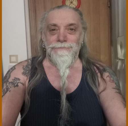 Recherche personne « mi-apprentie mi-soumise »