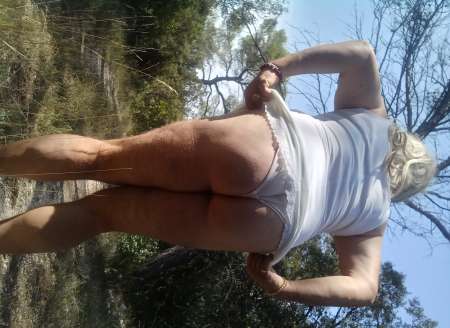 Sonia travestie Soumise — photo 5