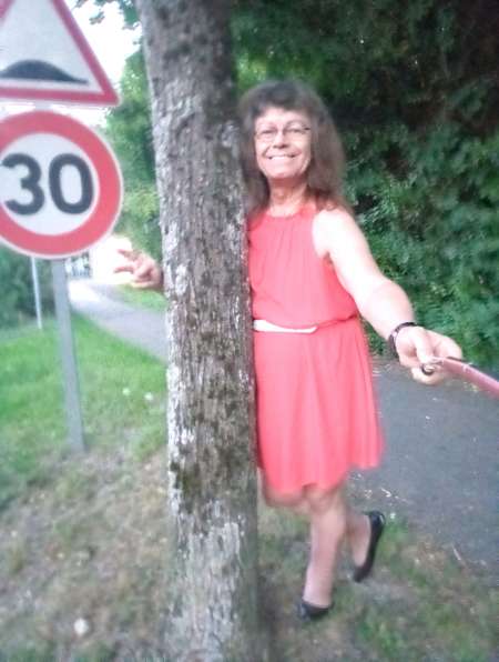 Retraitée non binaire cherche contacts retraité(e)