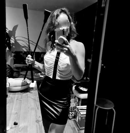 Maitresse Nicky de retour apres fermeture Wannonce