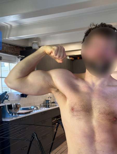 Actif disponible pour une amitié profonde.