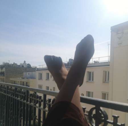 Un gentleman prêt à servir une belle demoiselle ?