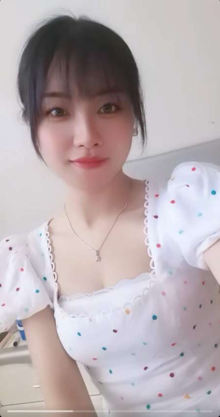 je suis un nouveau ne de masssage nu