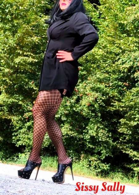 Sissy Sally travestie soumise — photo 7