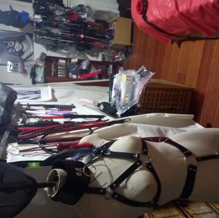 Maitre BDSM donne séance pour Femme, Couples,Trans