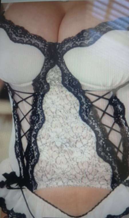 Jolies seins femme métisse ;)