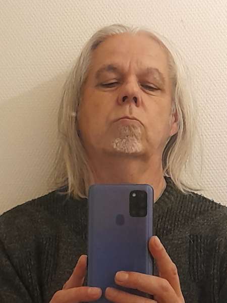 Homme mûr viril recherche couple ou femme coquine.