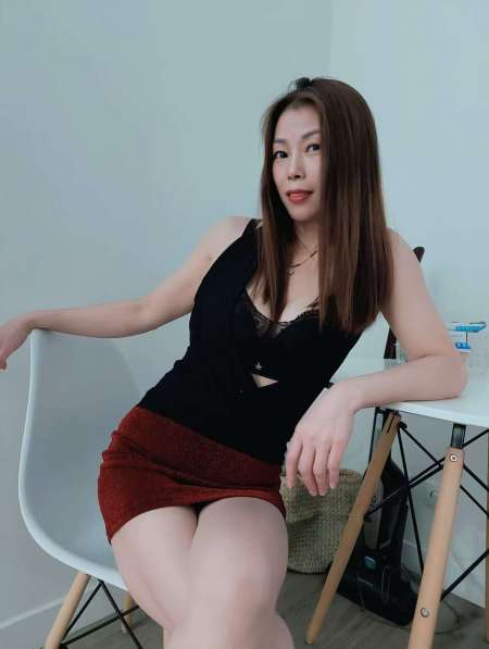Une fille sexy pleine de vie etmagnifique — photo 2