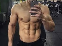 Rebeu musclé pour massage tantrique