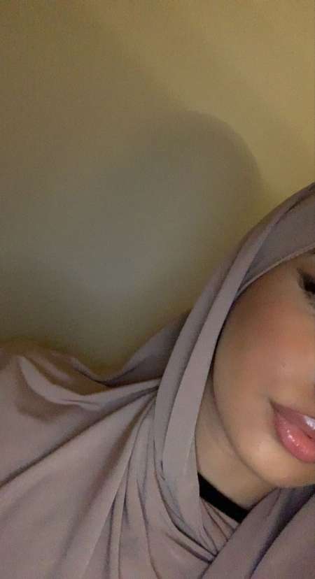 Dominatrice voilée cherche soumis financier