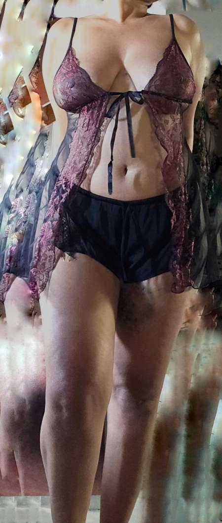 Jeune femme pour hommes, femmes etc lire annonce — photo 2