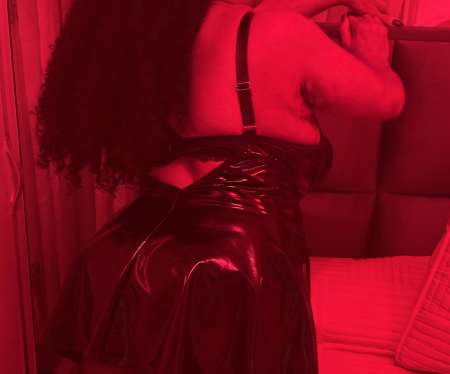 PULPEUSE et SENSUELLE JOLIE BLACK — photo 6