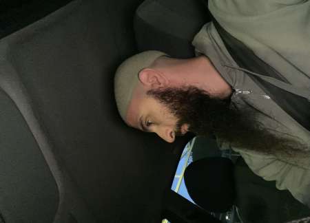 Cherche Femme tou âge pour cuni, massage ou autre