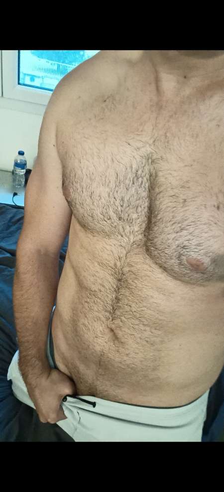 Jeune homme sportif cherche gloryhole