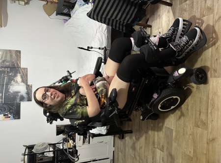 Chienne trans paralysée en fauteuil Roulant — photo 4