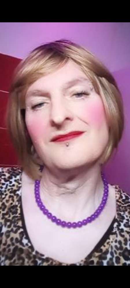 Grosse cochonne qui aime la bite