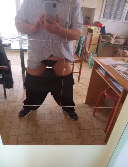 Cherche jeune homme où mariée pour tripoter