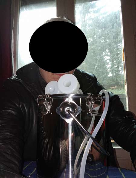 Une soumise pour soirée traite et fucking machine