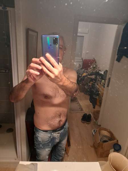 Homme mûr viril pour vraie cochonne à gros seins. — photo 2