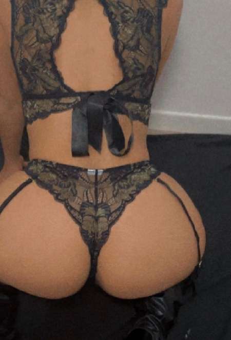 Léa belle brunette domi — photo 3