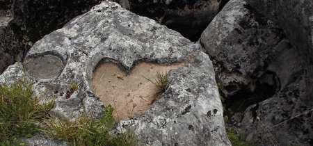 relation épisodique mais sérieuse .