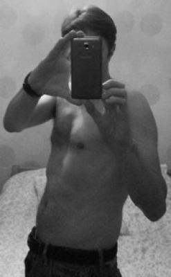 cherche caresse avec vos pieds — photo 1