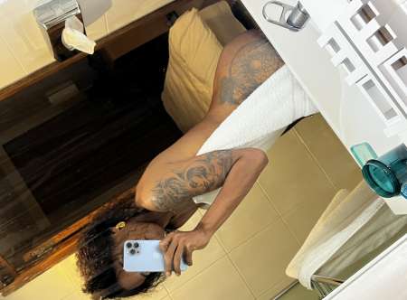 Latina chaude et gourmande, je suis insatiable