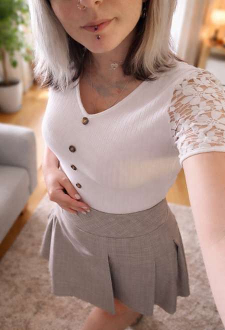 Jeune femme pétillante pour ton plaisir — photo 2