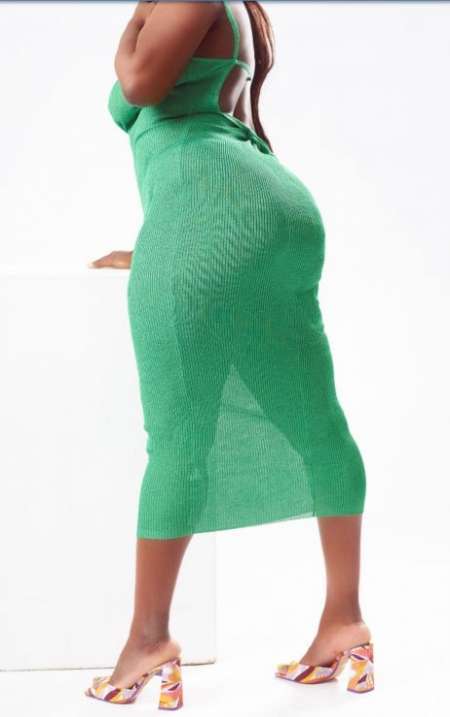 BLACK POUR MASSAGE RELAXANT,SENSUEL ET DETENTE. — photo 2