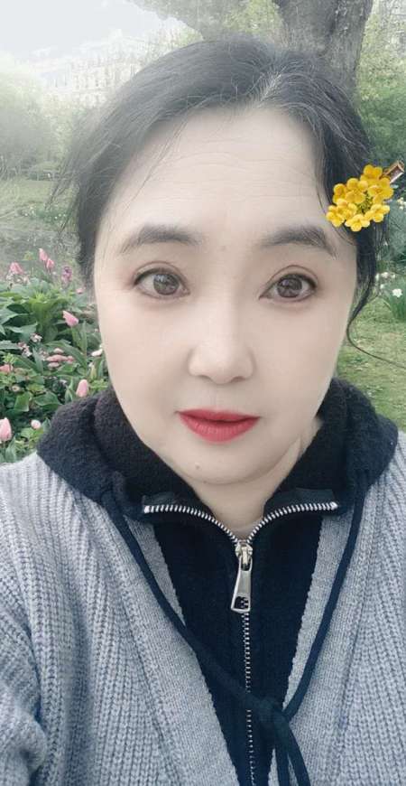 Douce, intellectuelle, sexy et attentionnée moi — photo 2