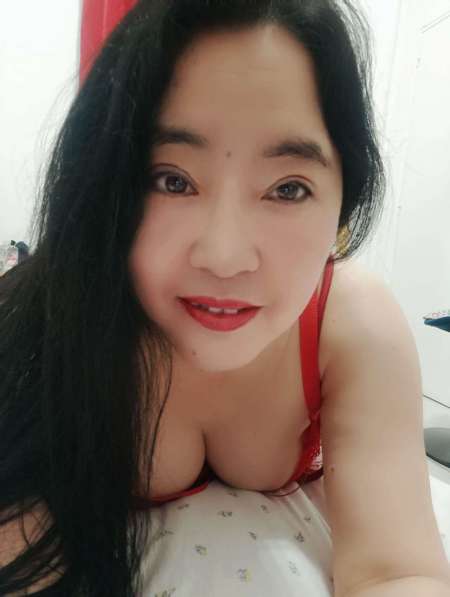 Douce, intellectuelle, sexy et attentionnée moi — photo 3
