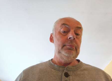 Gentleman 65 ans pour soutien et complicité