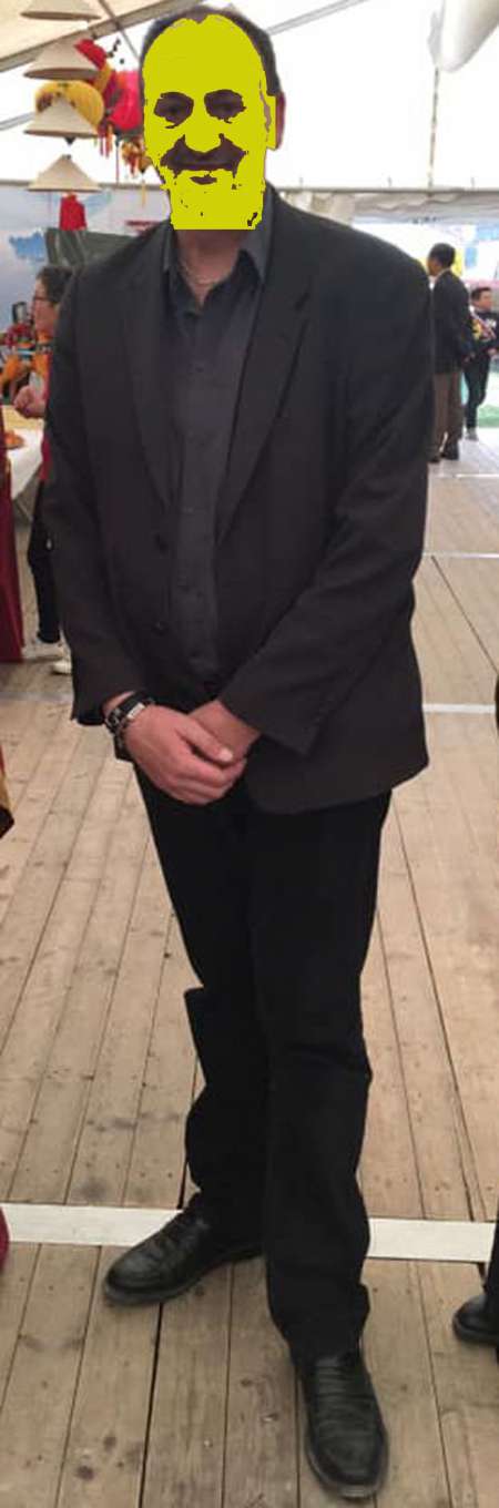 Homme 56 ans reçoit sur 77