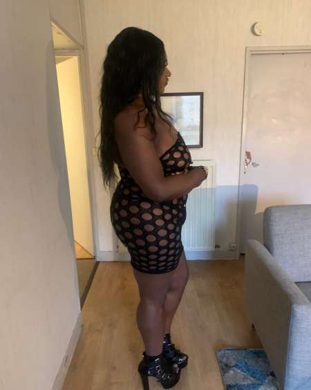 Je recherche des mecs pour madame jolie black — photo 2