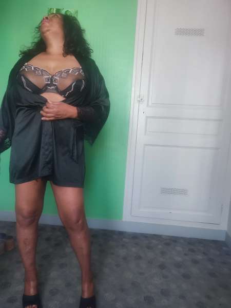 Femme Noir kadiatou simpathique pour Massage — photo 3
