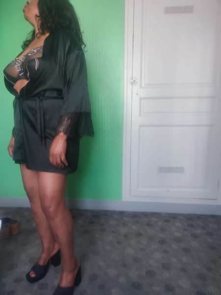 Femme Noir kadiatou simpathique pour Massage — photo 4