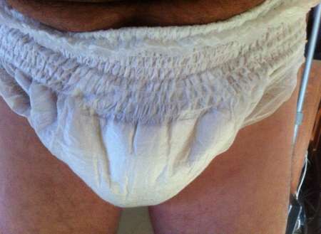 bébé en couche culotte — photo 2